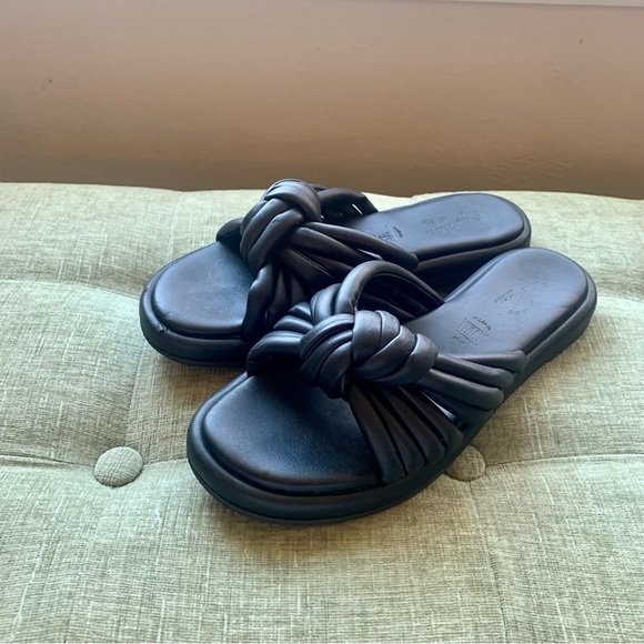 Seychelles Women’s Simply The Best Leather Slide Sandal - Picture 2 of 6